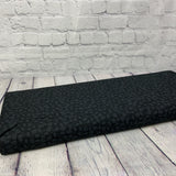 100% coton feuilles charcoal fond noir  (Timeless Treasures) C1126