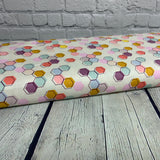 100% coton hexagone alvéole fond beige ( Harmony )  - C11093